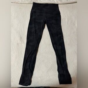 LULU CAMO ALIGN LEGGINGS 
Size 6